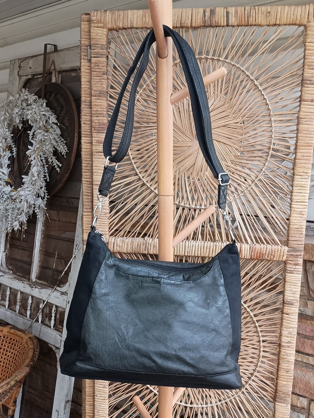Gun Tote'N Mamas Everyday Black Hobo Bag with Adjustable Strap_ Concealed